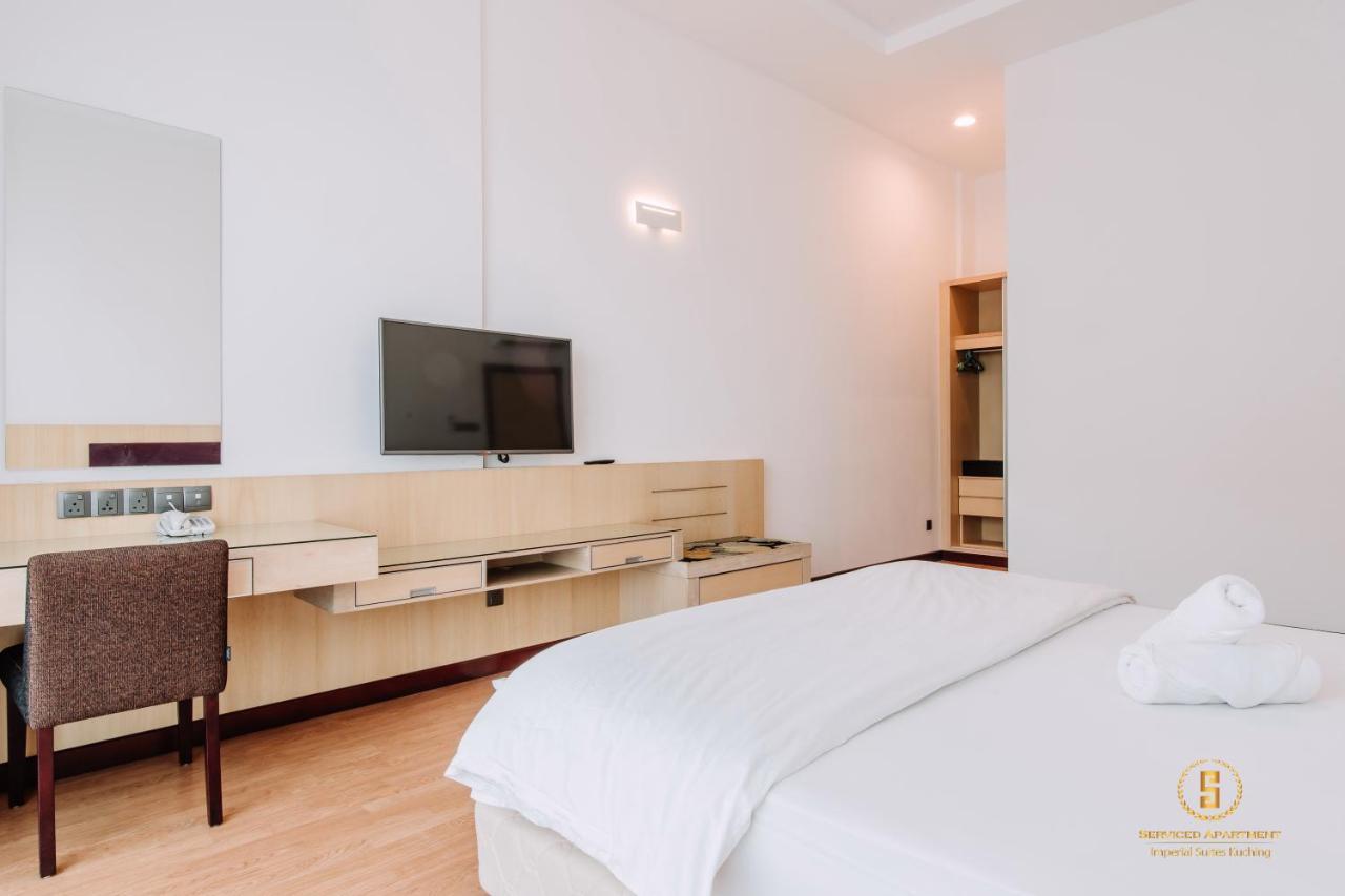 Haus 1 @ Imperial Suites Kuching Extérieur photo